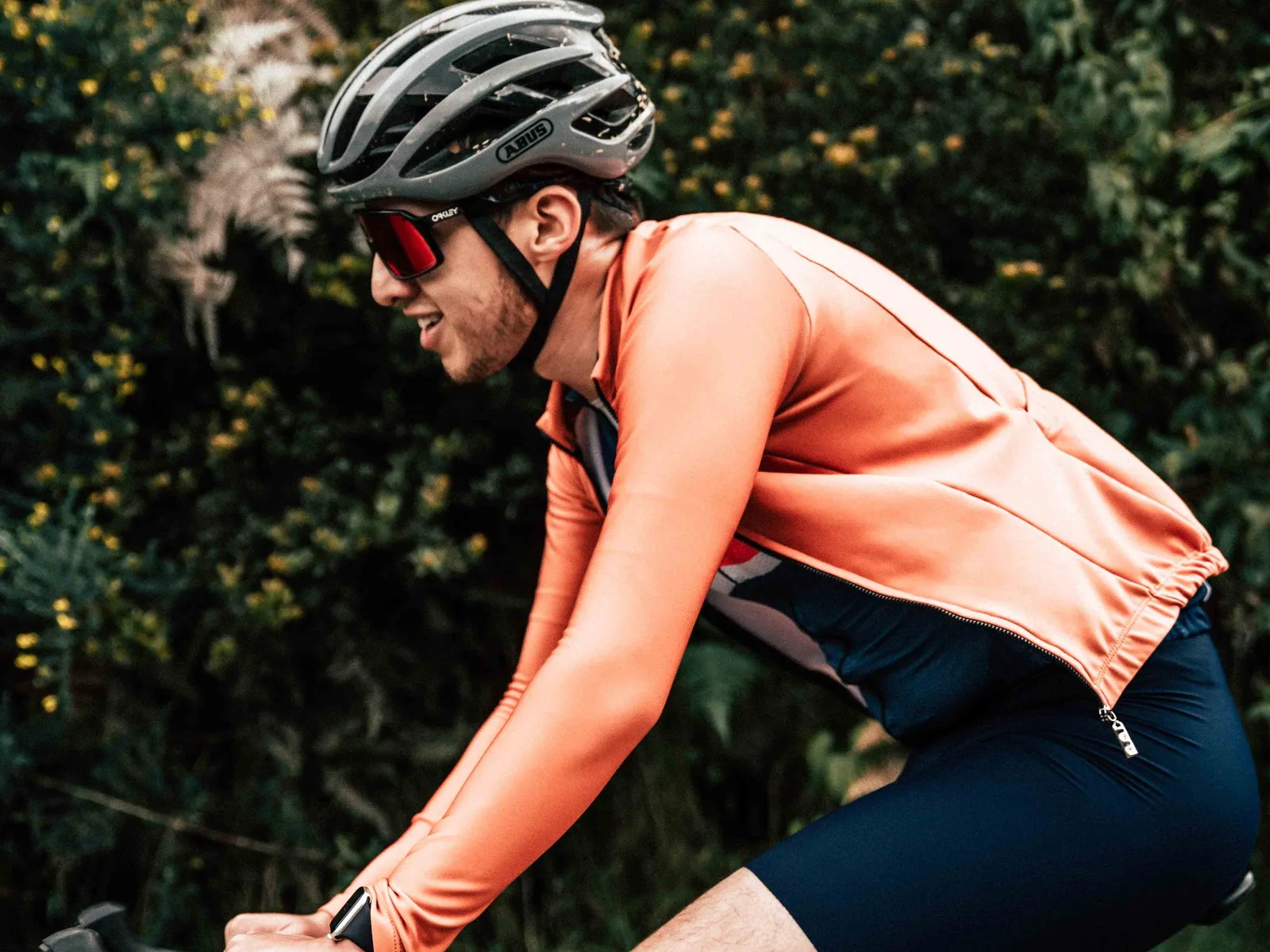 Radsportler bei einer Trainingseinheit im Freien